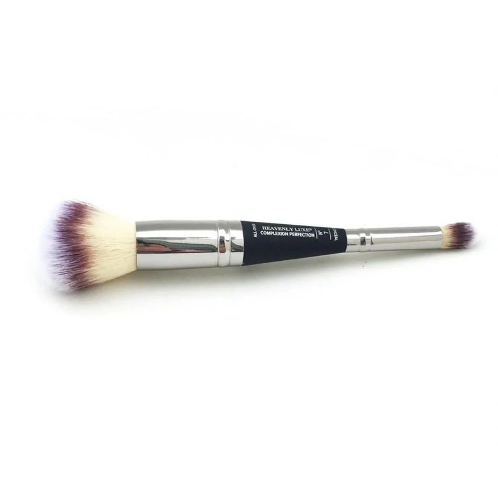 IT #7 Heavenly Luxe Complexion Perfection Brush